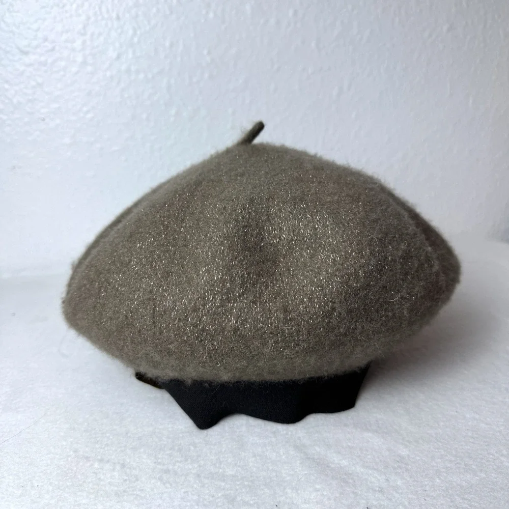 New CC Exclusives Taupe Gold Wool Beret Hat Soft Winter Neutral Parisian Preppy